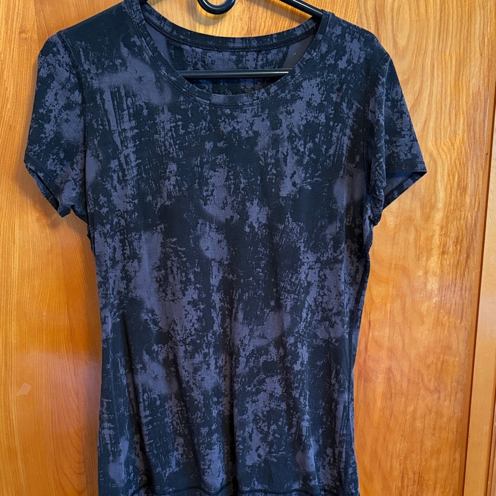 lululemon athletica Black Textured Short Sleeve Tee